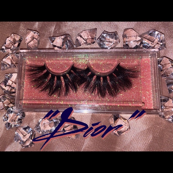 Lashes - Picture 6 of 13